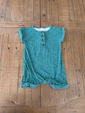 Lou Lou & company green speckled short romper 12-24 months